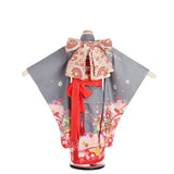 七五三着物5歳女の子110サイズレンタル四つ身(着付け簡単)グレーから赤ぼかし御所車と牡丹絵羽兄弟姉妹家族記念写真の画像の2